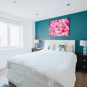 beautiful-central-family-apartment-for-6.brighton-hotels-england.com/