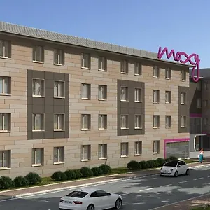Moxy Edinburgh Airport Hotell