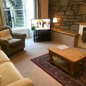 Fantastic 3 Double Bedrooms 2 Bathrooms Garden Sleeps 6 Edinburgh